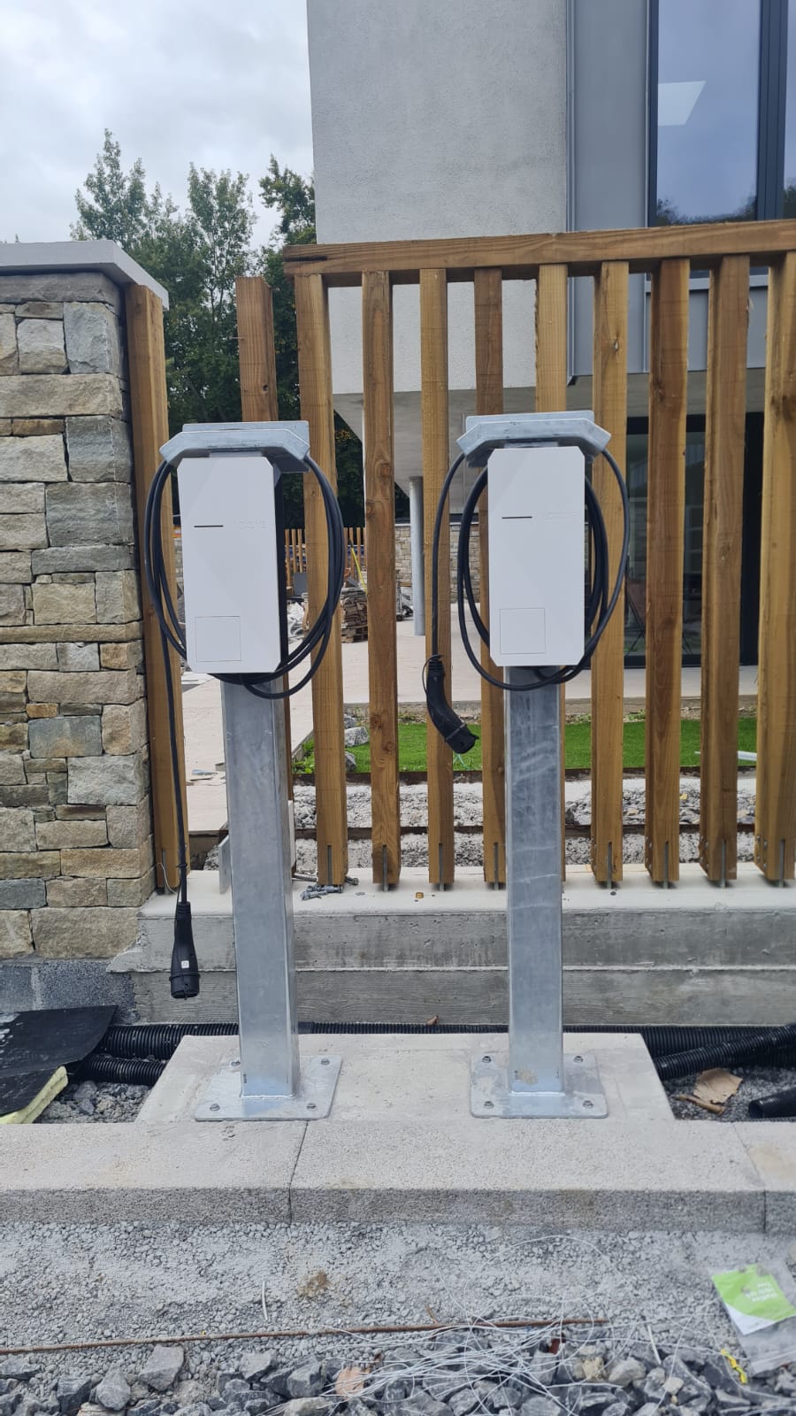Loxone Single Phase and 3 Phase Charger stand – Lyttle Automation Store